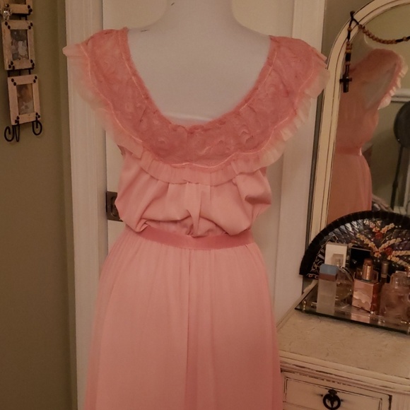 Vintage pink nightgown - Picture 4 of 8